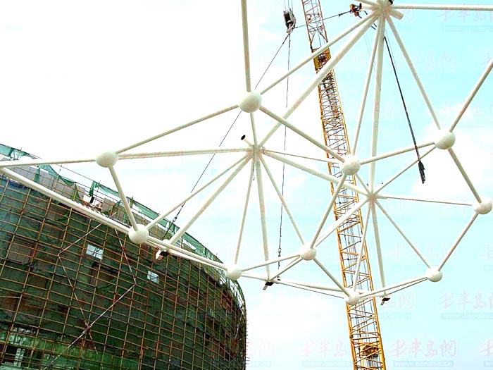崇文体育馆网架安装